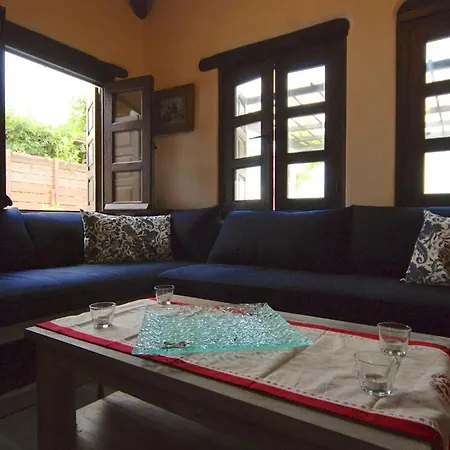 Great Stone House 2 Bedrooms Sea View فيلة بيليون