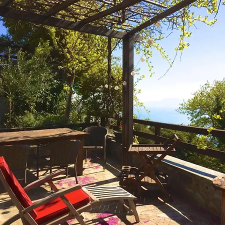 Great Stone House 2 Bedrooms Sea View * بيليون