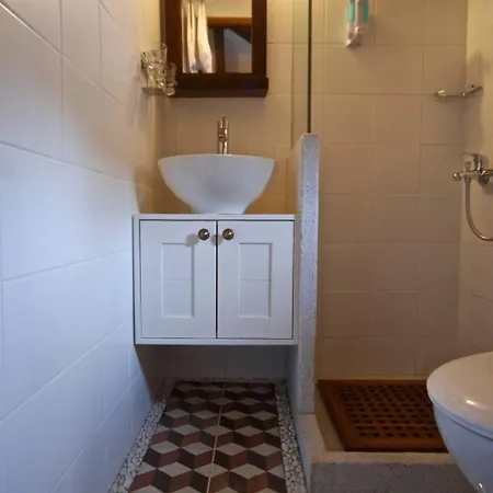 Great Stone House 2 Bedrooms Sea View فيلة *